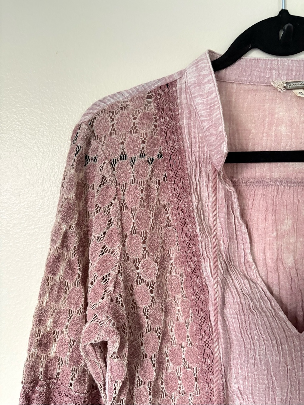 gimmicks by BKE Mauve Layered Lace Top Size Medium - Picture 3 of 13